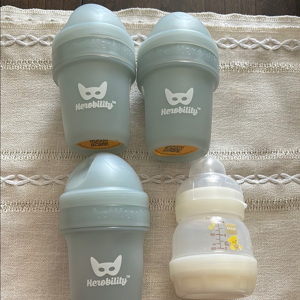 Herobility Baby Bottles Set